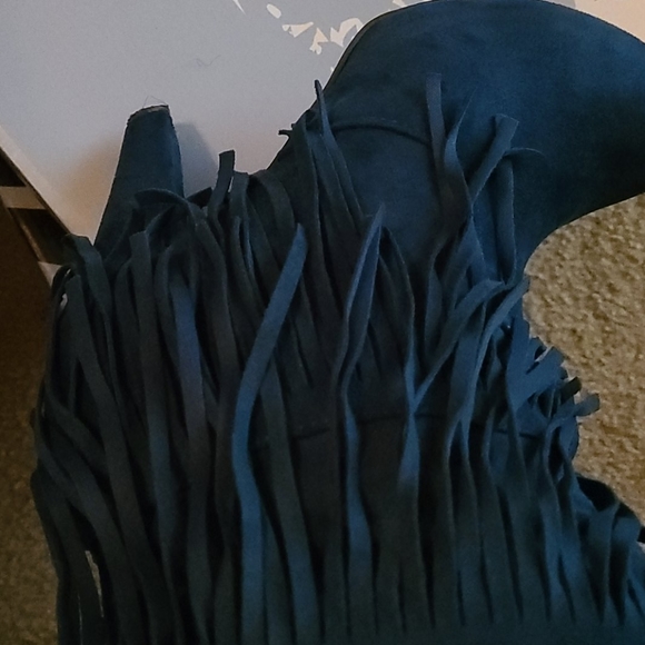 Boots - Picture 3 of 5